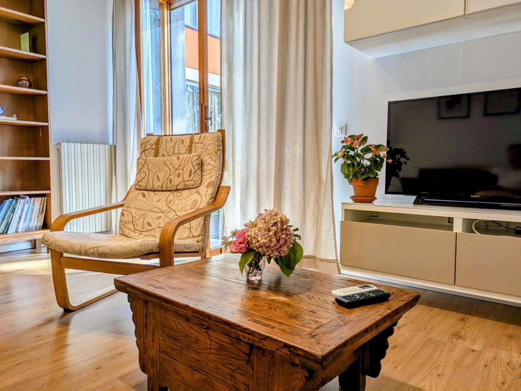 Appartamento Viale Puccini - Free Gated Parking - 3 Minutes From Center Lucca Exterior photo